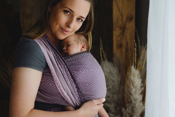 Baby Facing Out in a Sling – Why It’s Not Recommended